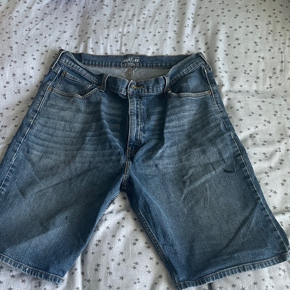Levi's Classic Blue Jean Shorts - Picture 1 of 5